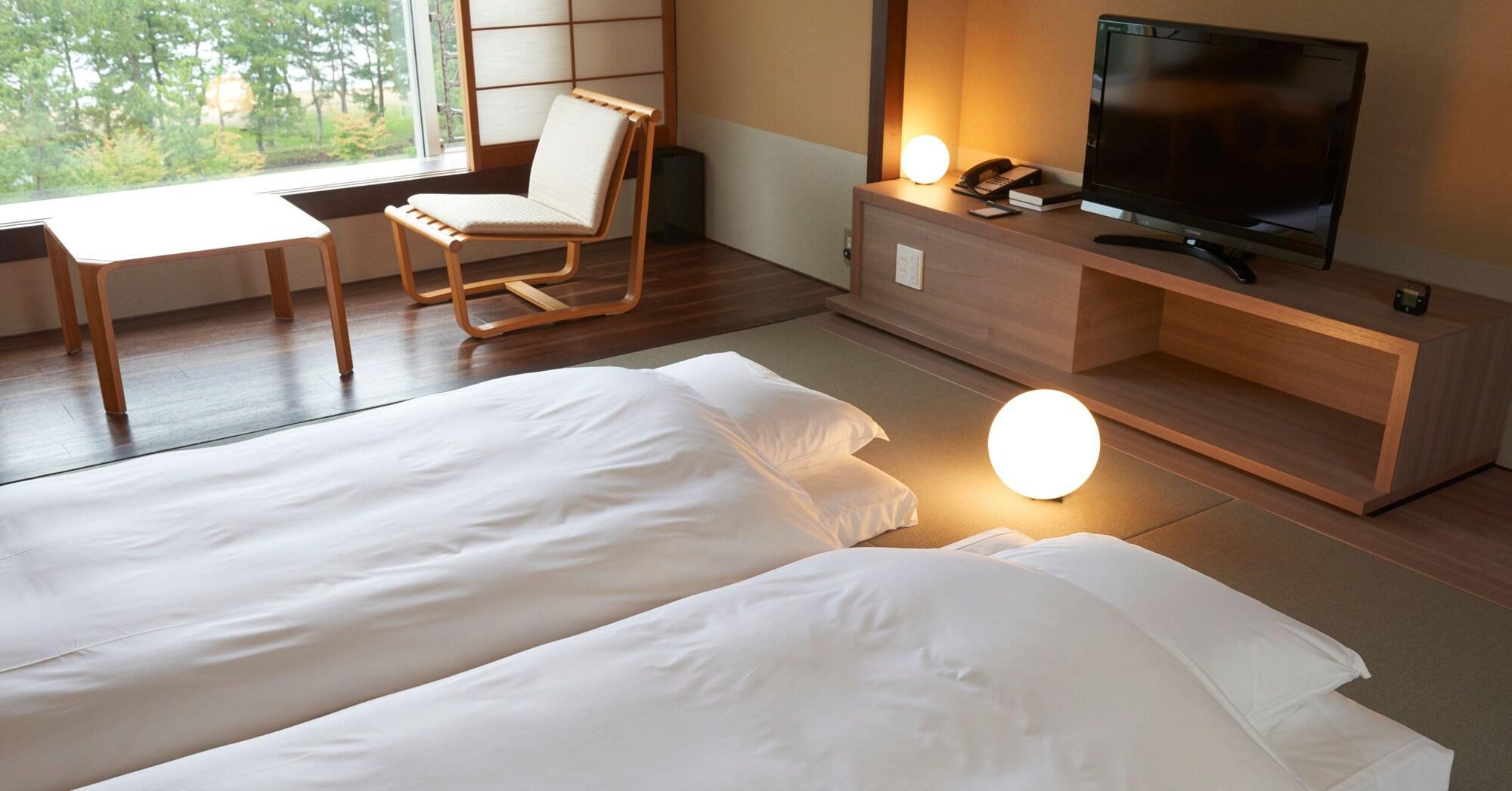 Lake Biwa Marriott Hotel Moriyama Exterior photo