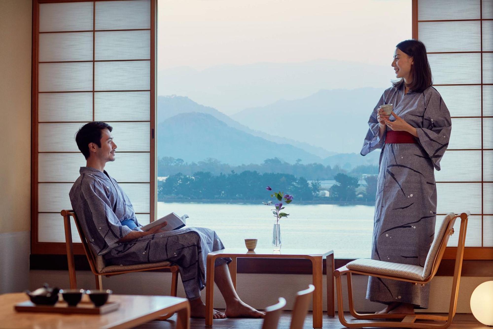 Lake Biwa Marriott Hotel Moriyama Exterior photo